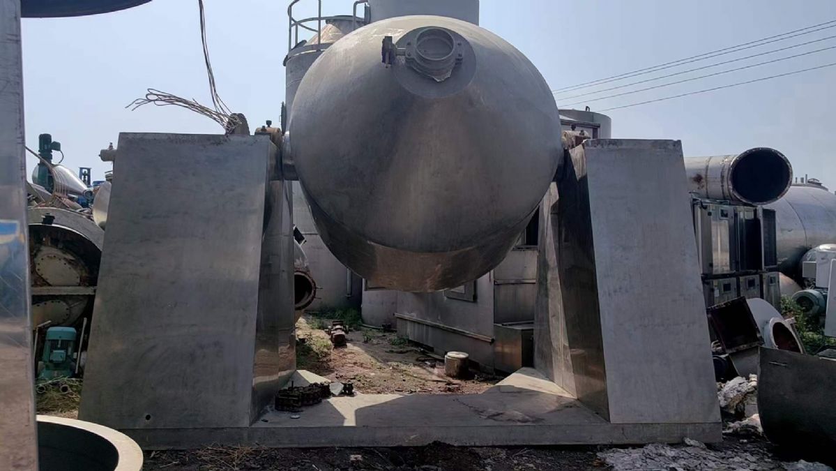 轉(zhuǎn)讓二手雙錐干燥機(jī) 一臺(tái)5000L不銹鋼雙錐回轉(zhuǎn)真空干燥機(jī)