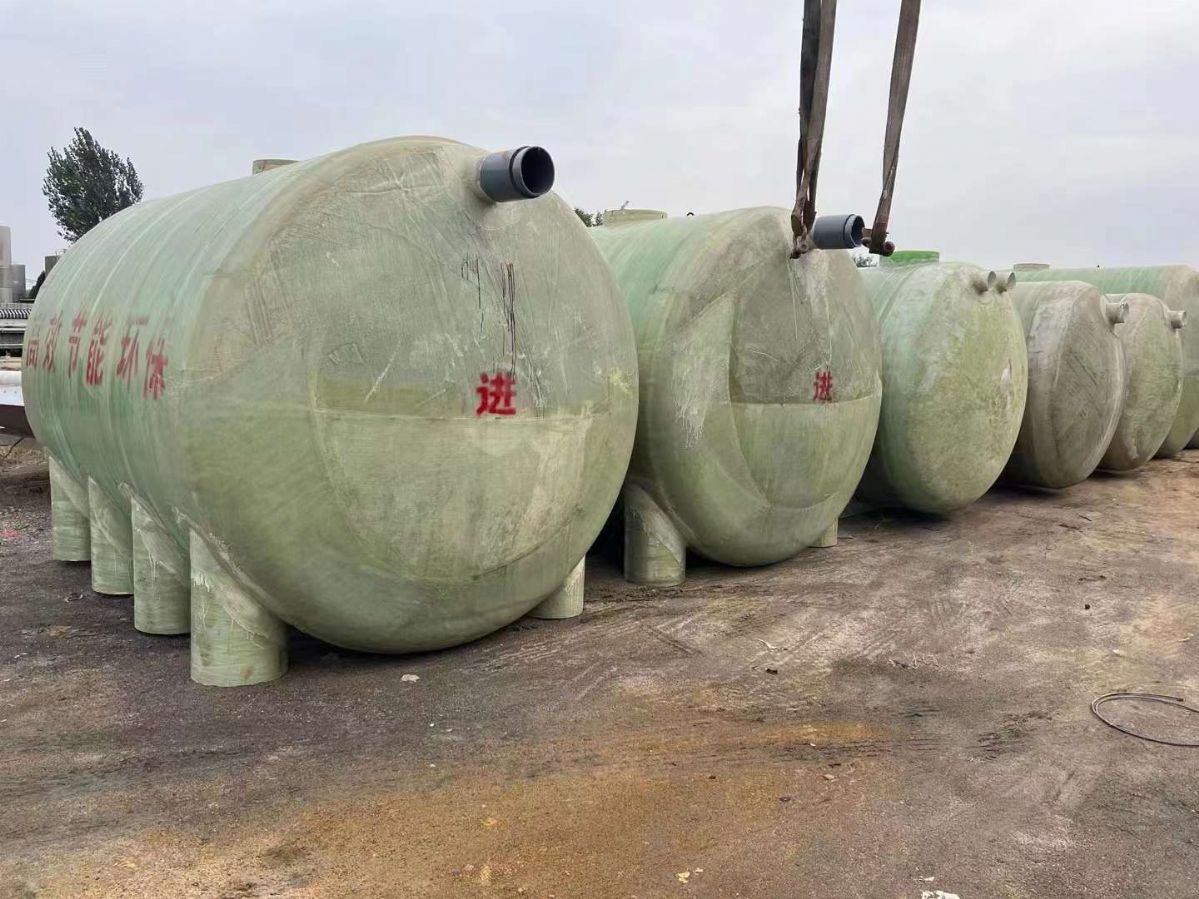 轉(zhuǎn)讓二手臥式鹽酸儲(chǔ)罐 10立方-30立方臥式玻璃鋼罐
