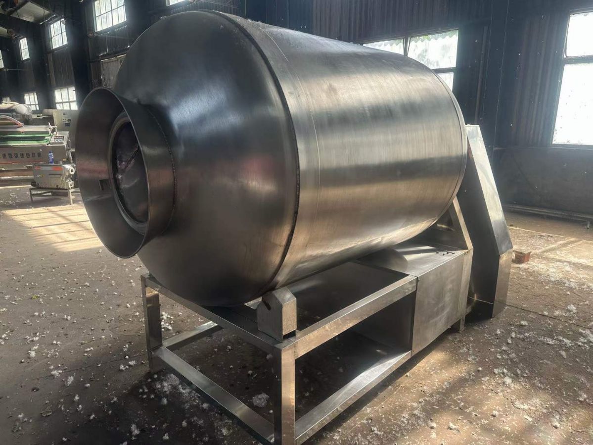 轉(zhuǎn)讓二手真空滾揉機(jī) 一臺(tái)容積1200L真空變頻滾揉機(jī)
