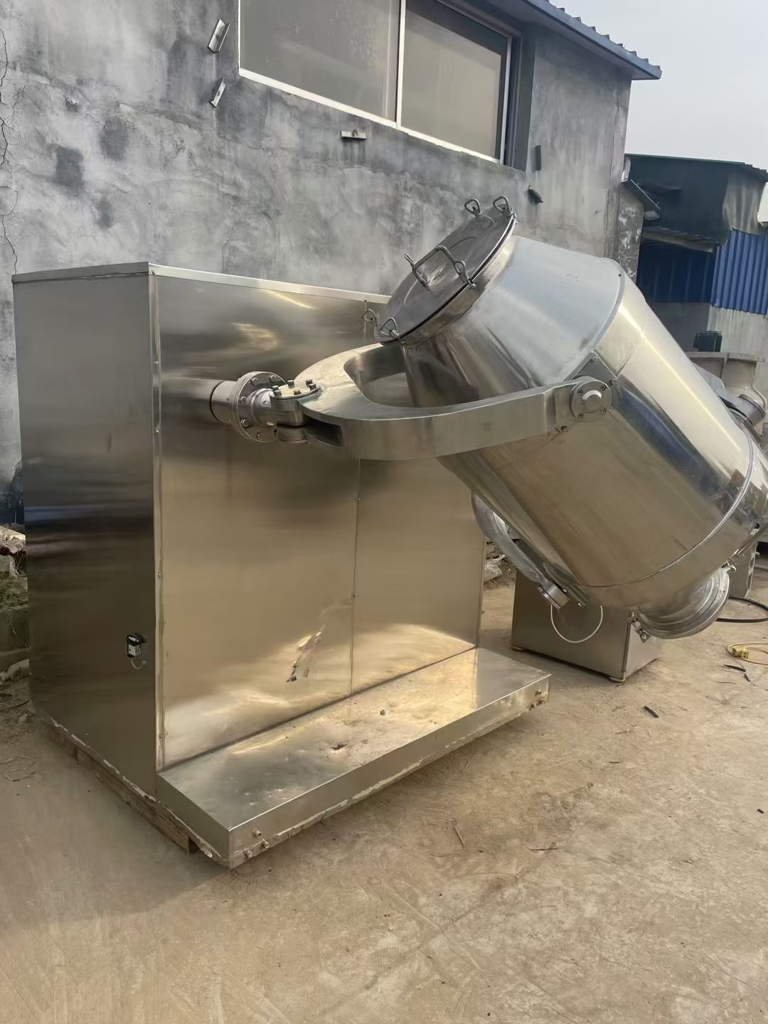 轉(zhuǎn)讓二手三維混合機(jī) 一臺(tái)容積600L江蘇瑰寶產(chǎn)高效三維運(yùn)動(dòng)混合機(jī)