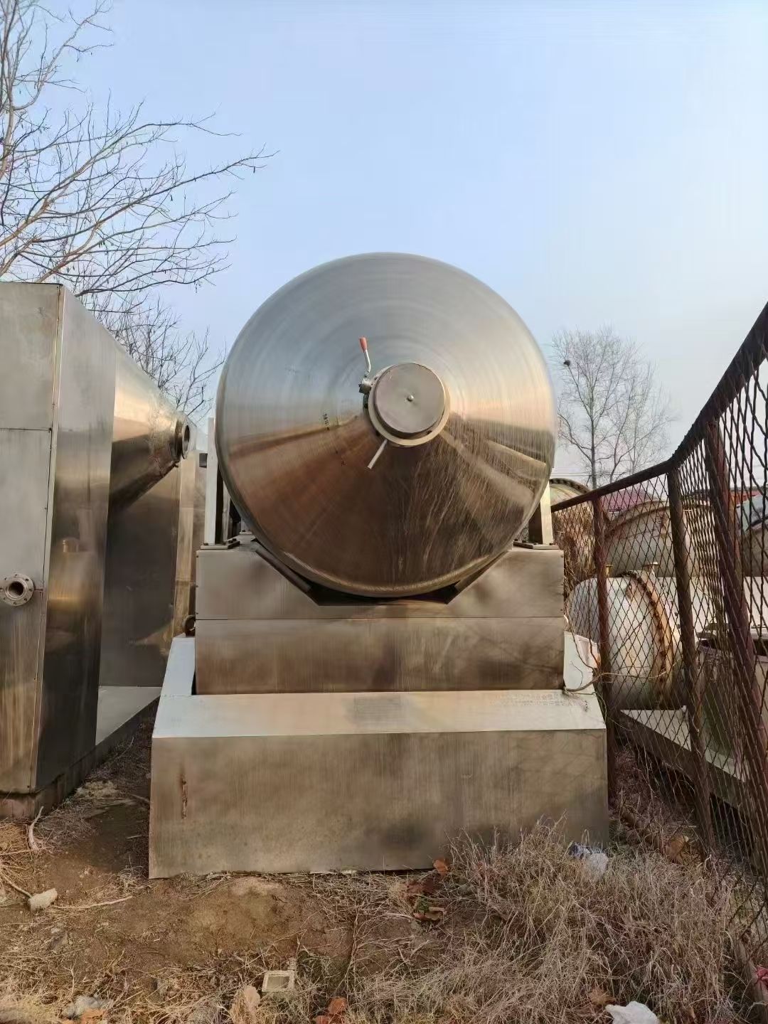 轉(zhuǎn)讓二手二維混合機(jī) 一臺(tái)容積8000L大型二維運(yùn)動(dòng)混合機(jī)