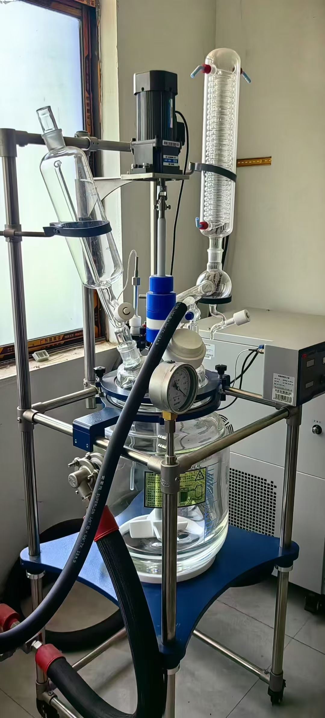 轉(zhuǎn)讓二手玻璃反應釜 一臺容積20L實驗型雙層玻璃反應釜