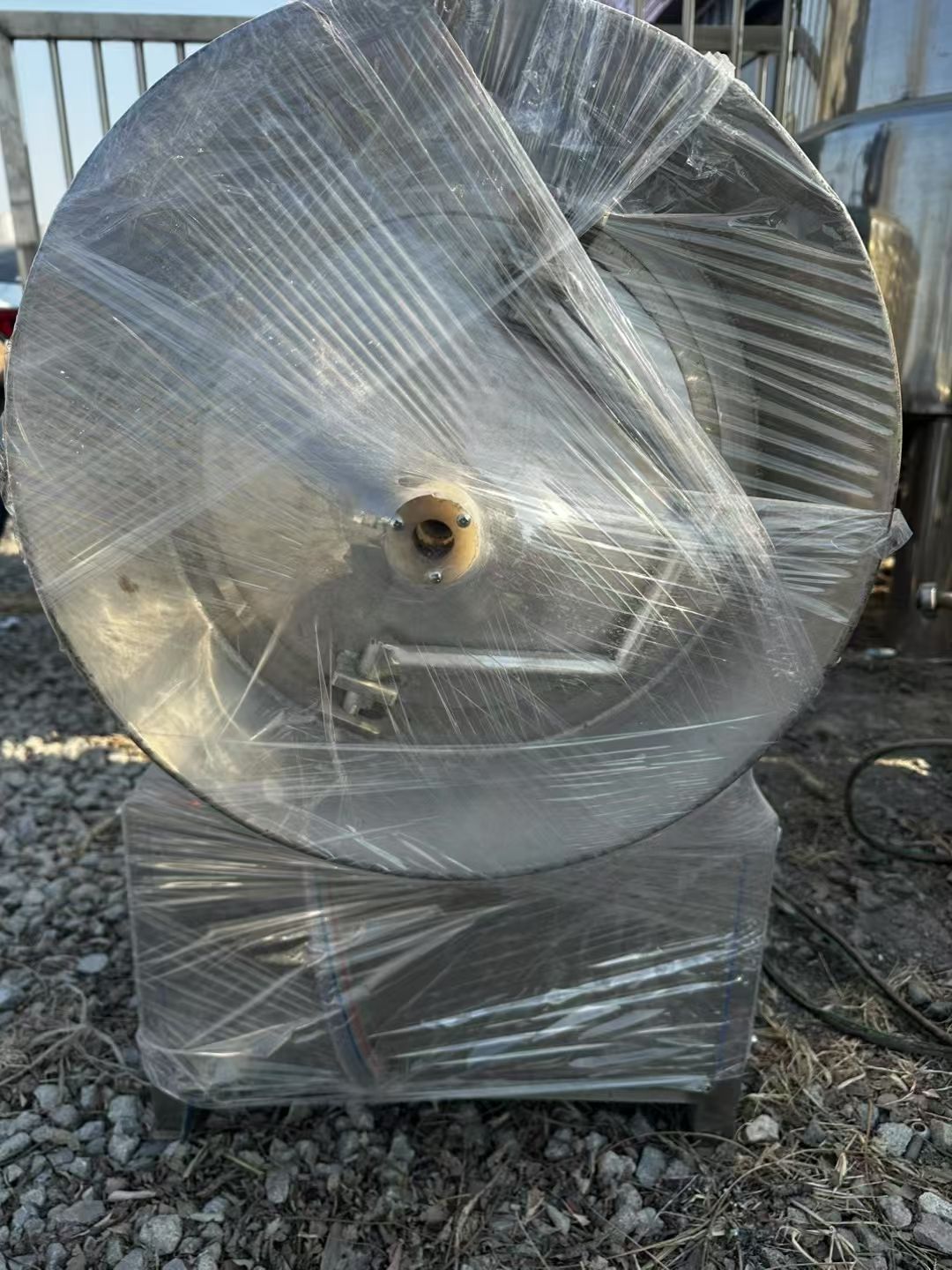 轉(zhuǎn)讓二手真空滾揉機(jī) 一臺(tái)容積100L可真空變頻滾揉機(jī)