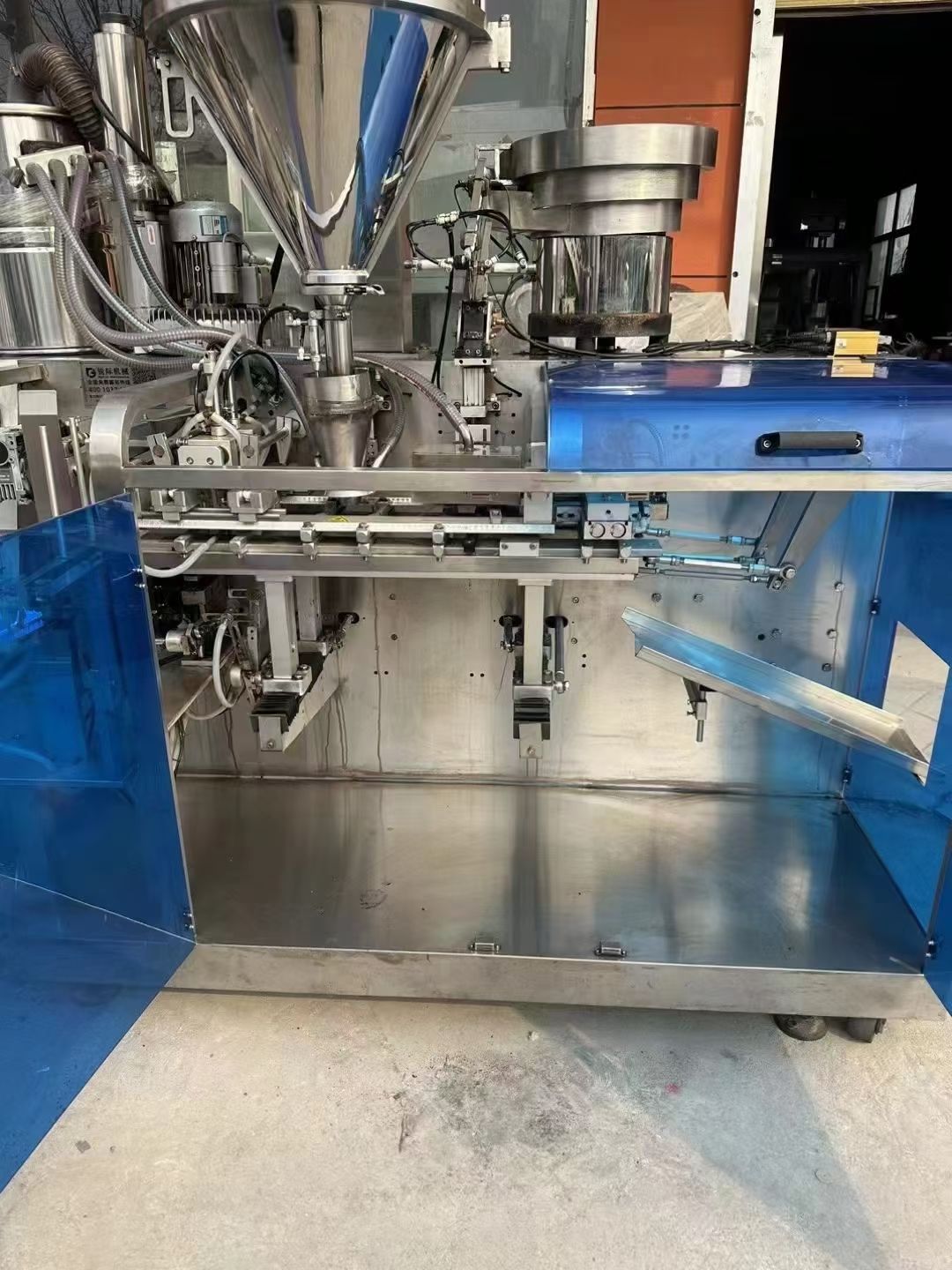 轉讓二手粉末包裝機 一臺包裝一公斤水平粉末給袋包裝機