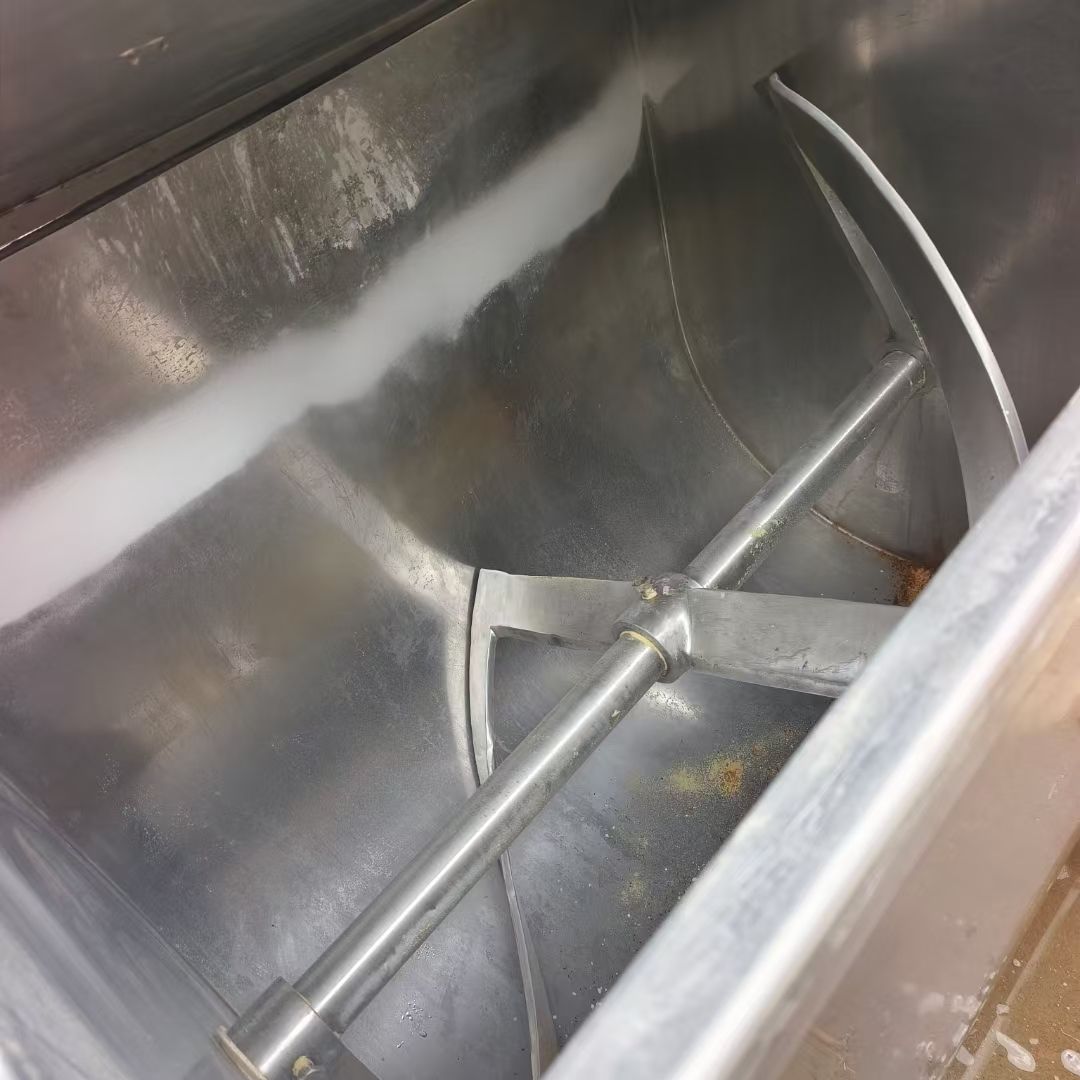轉(zhuǎn)讓二手槽型混合機 一臺容積600L全不銹鋼臥式槽型混合機