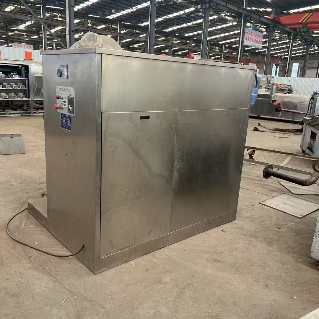 轉(zhuǎn)讓二手三維混合機(jī) 一臺容積600L常州產(chǎn)三維運(yùn)動混合機(jī)