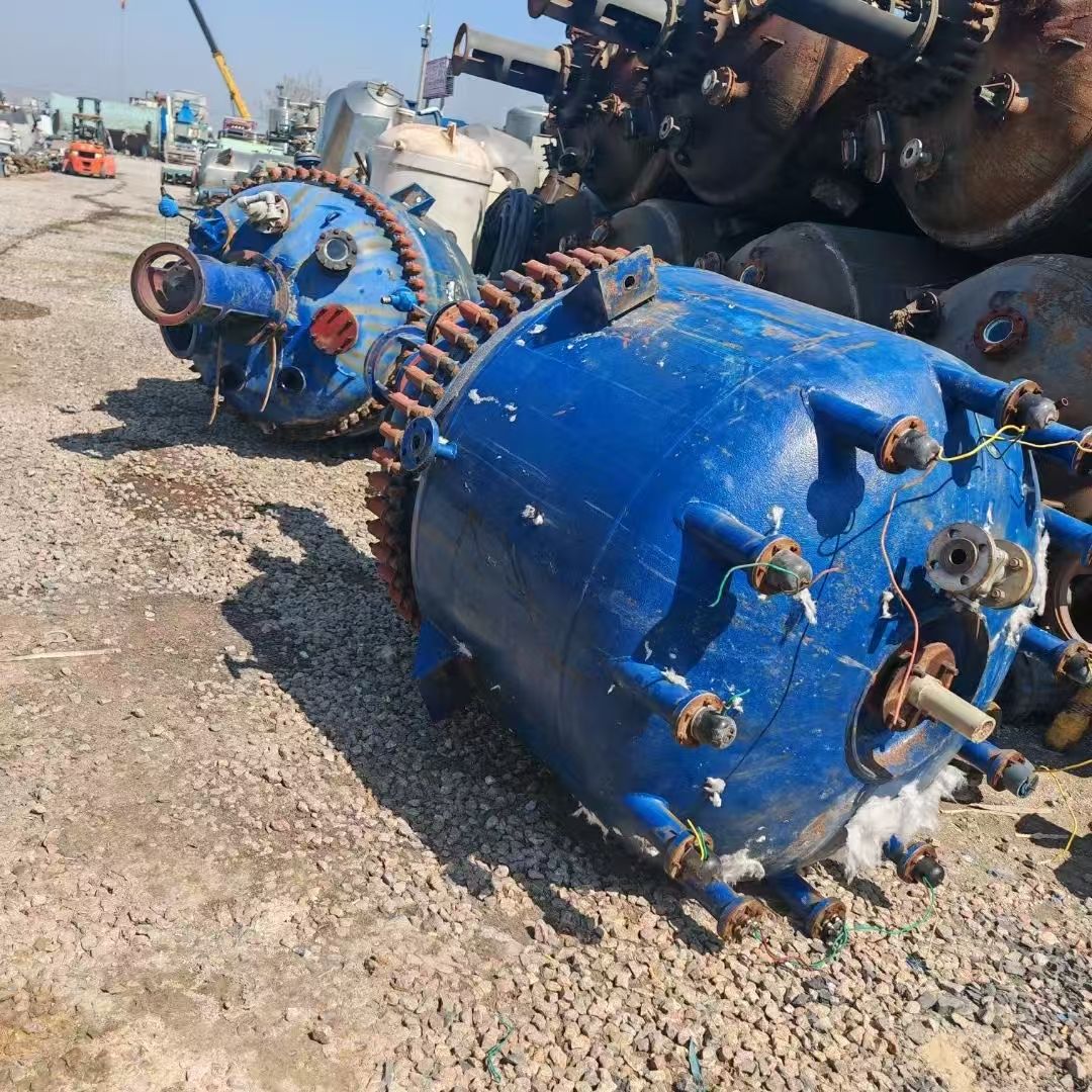 轉讓二手搪瓷反應釜 兩臺容積1000L淄博太極產(chǎn)電加熱搪瓷反應釜