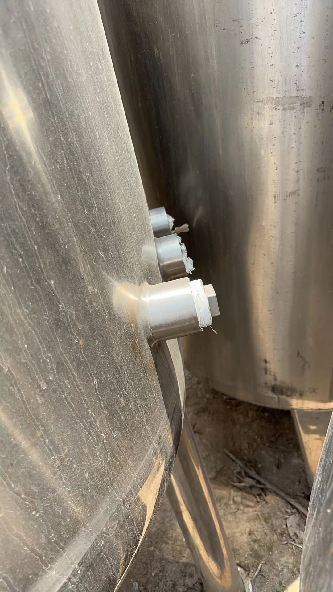 轉(zhuǎn)讓二手電加熱攪拌罐 兩臺(tái)容積1000L雙層電加熱拋光攪拌罐