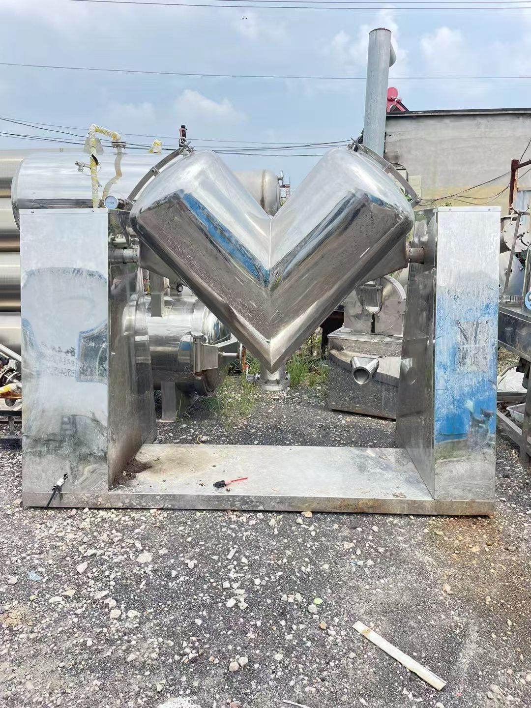 轉(zhuǎn)讓二手V型混合機(jī) 一臺(tái)容積500升江陰產(chǎn)全不銹鋼高效V型混合機(jī)