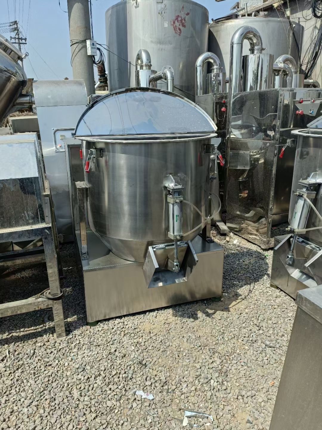 轉(zhuǎn)讓二手高速混合機(jī) 兩臺(tái)容積500L全不銹鋼高速混合機(jī)
