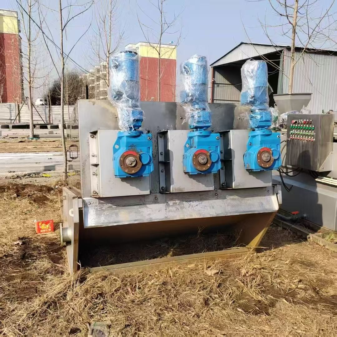 轉(zhuǎn)讓二手污泥脫水機(jī) 兩套403型配帶加藥裝置疊螺污泥脫水機(jī)