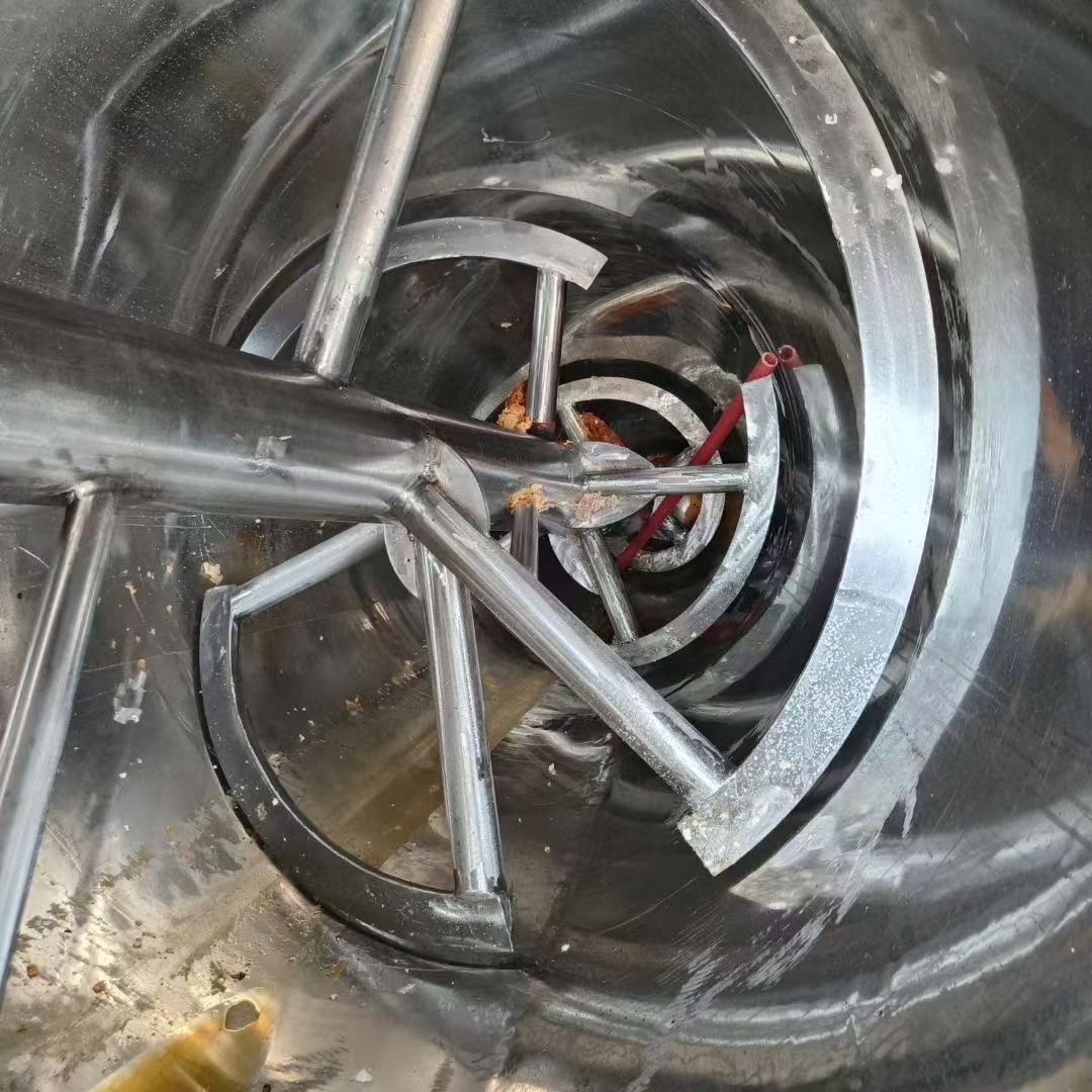 轉(zhuǎn)讓二手錐形干燥機(jī) 一臺(tái)容積5000L錐形螺帶干燥機(jī)