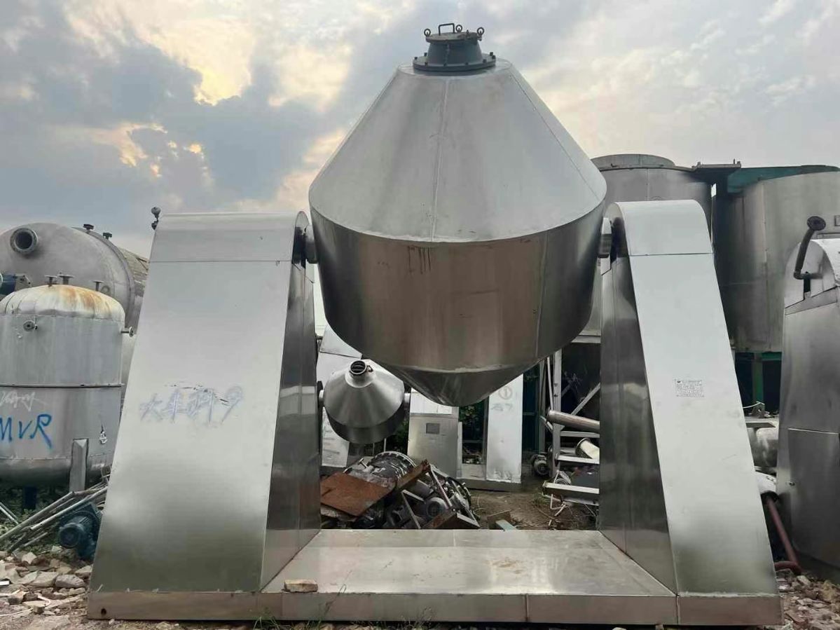 轉(zhuǎn)讓二手雙錐干燥機 一臺容積5000L材質(zhì)316L不銹鋼回轉(zhuǎn)雙錐干燥機