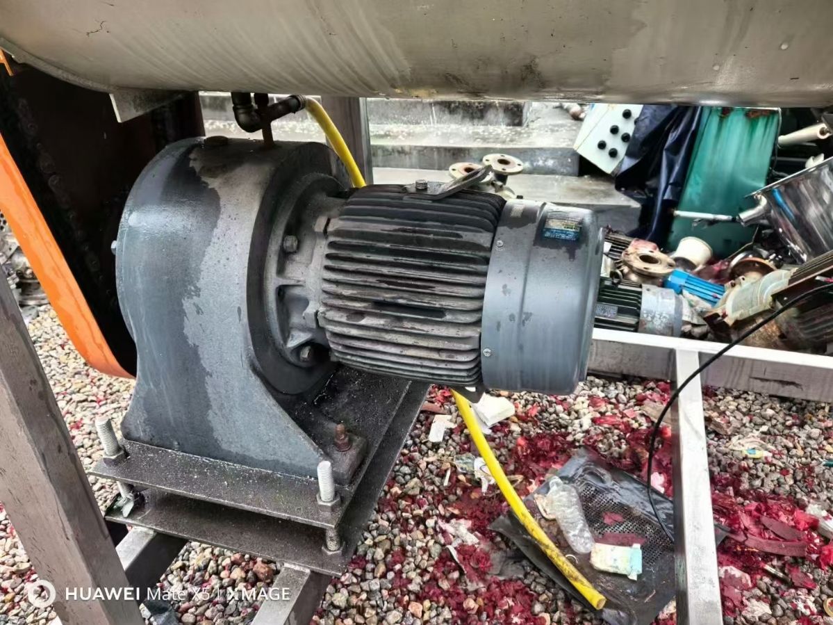 轉(zhuǎn)讓二手螺帶混合機 兩臺容積2立方全不銹鋼夾套螺帶混合機