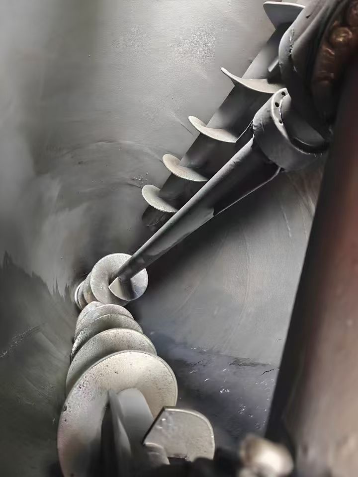 轉(zhuǎn)讓二手錐形混合機 六臺容積8立方上海雙龍產(chǎn)三螺旋錐形混合機