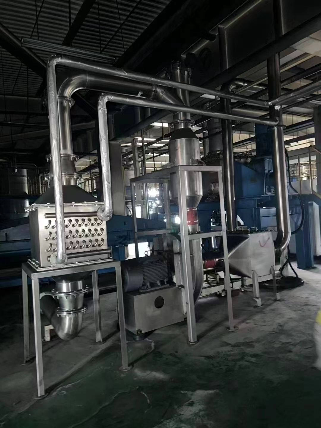 轉(zhuǎn)讓二手超威粉碎機(jī) 兩套450型中德合資超威粉碎機(jī)