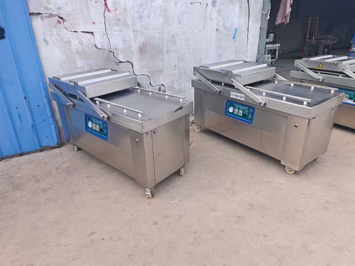 轉(zhuǎn)讓二手真空包裝機 三臺700型雙室真空包裝機