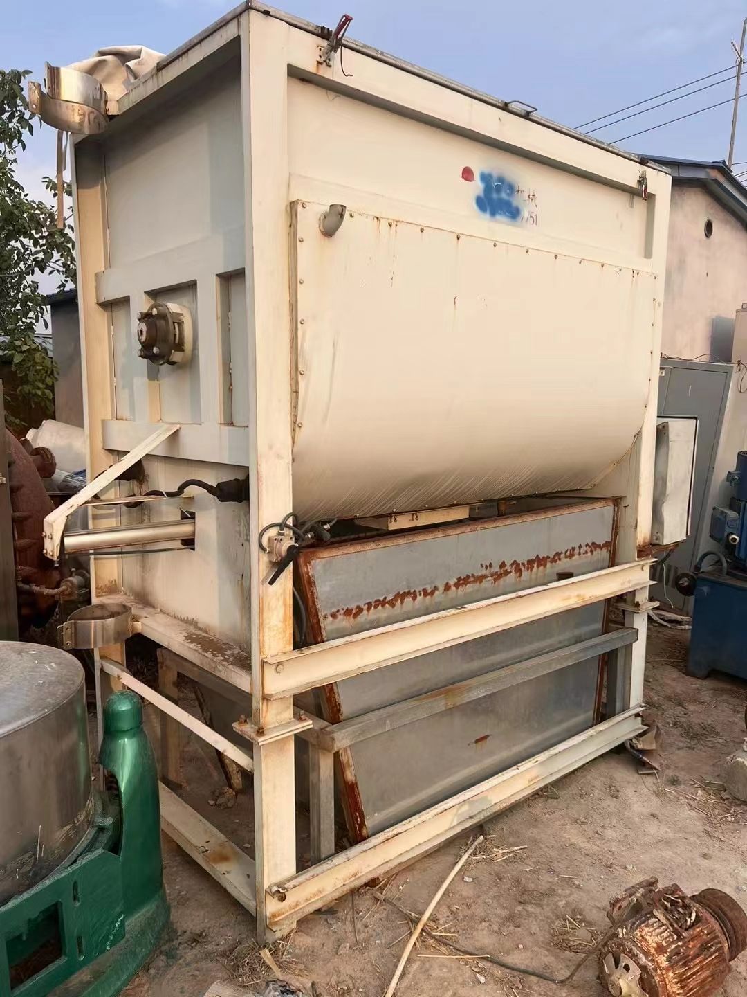 轉讓二手螺帶混合機 兩臺容積3立方電加熱臥式螺帶混合機