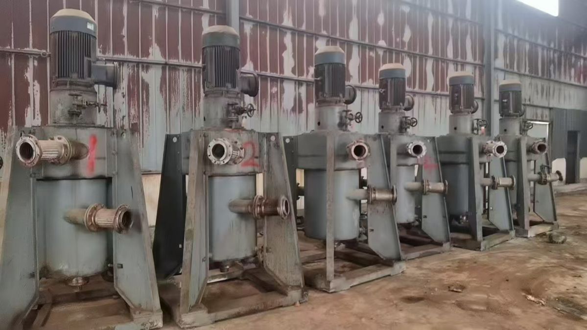 转让二手萃取离心机 七台550型立式萃取离心机