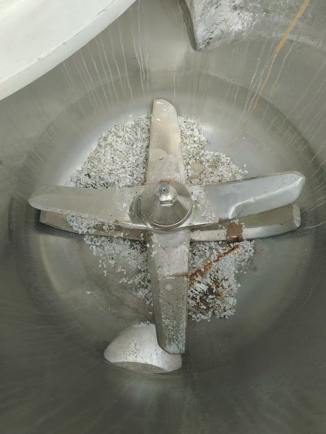 轉(zhuǎn)讓二手高速混合機(jī) 一臺(tái)容積500L電機(jī)132千瓦立式高速混合機(jī)