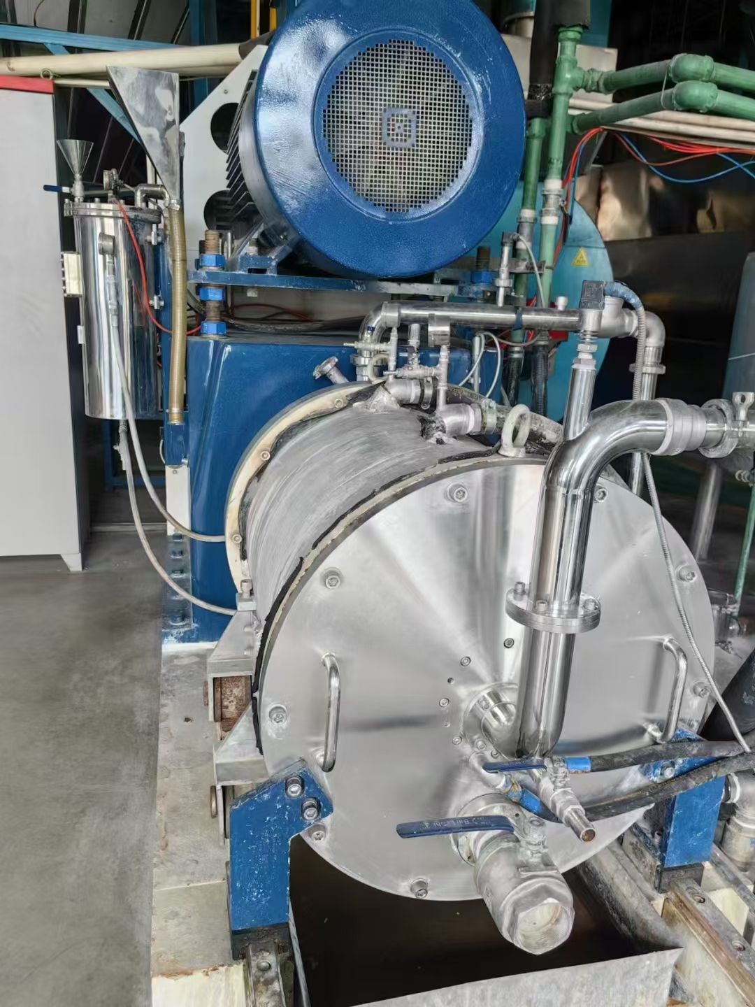 轉讓二手臥式砂磨機 兩臺容積150L廣州派勒產納米臥式砂磨機