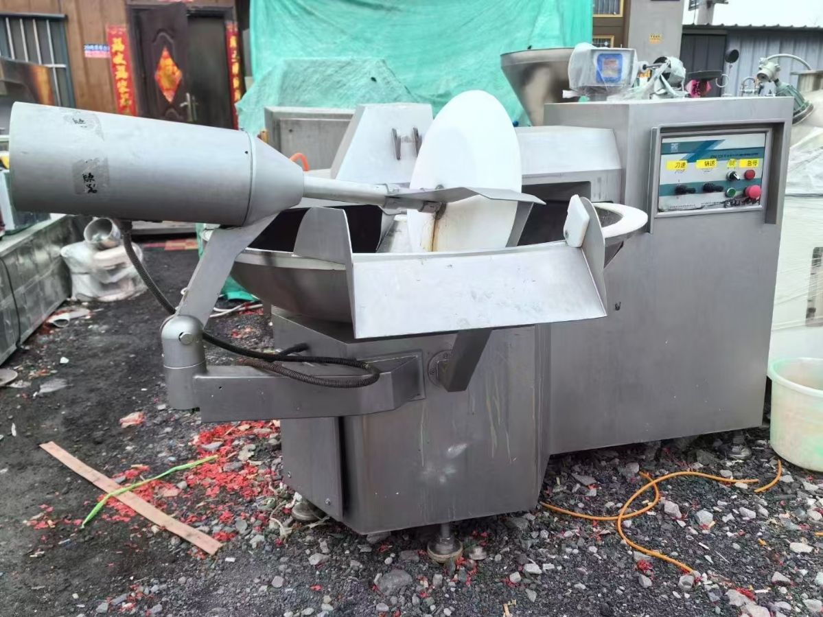 轉(zhuǎn)讓二手高速斬拌機 一臺125型河北曉進(jìn)產(chǎn)變頻高速斬拌機