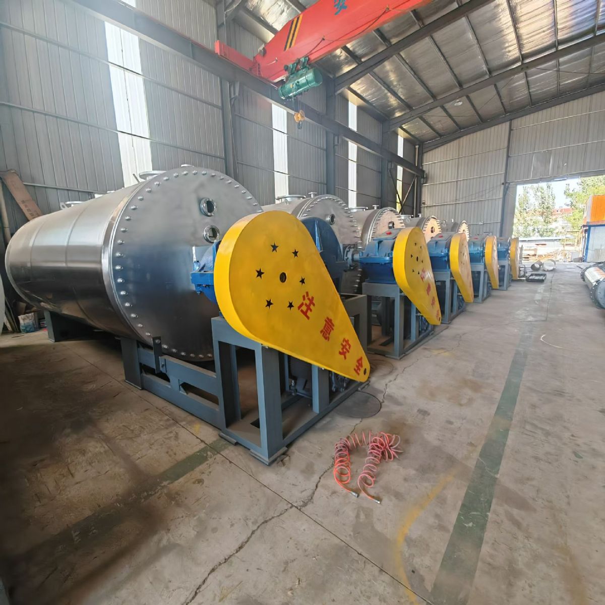 转让二手耙式干燥机 8台容积12立方重型耙齿真空耙式干燥机