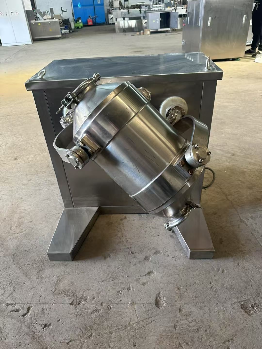 轉(zhuǎn)讓二手三維混合機 一臺容積20升實驗型三維運動混合機