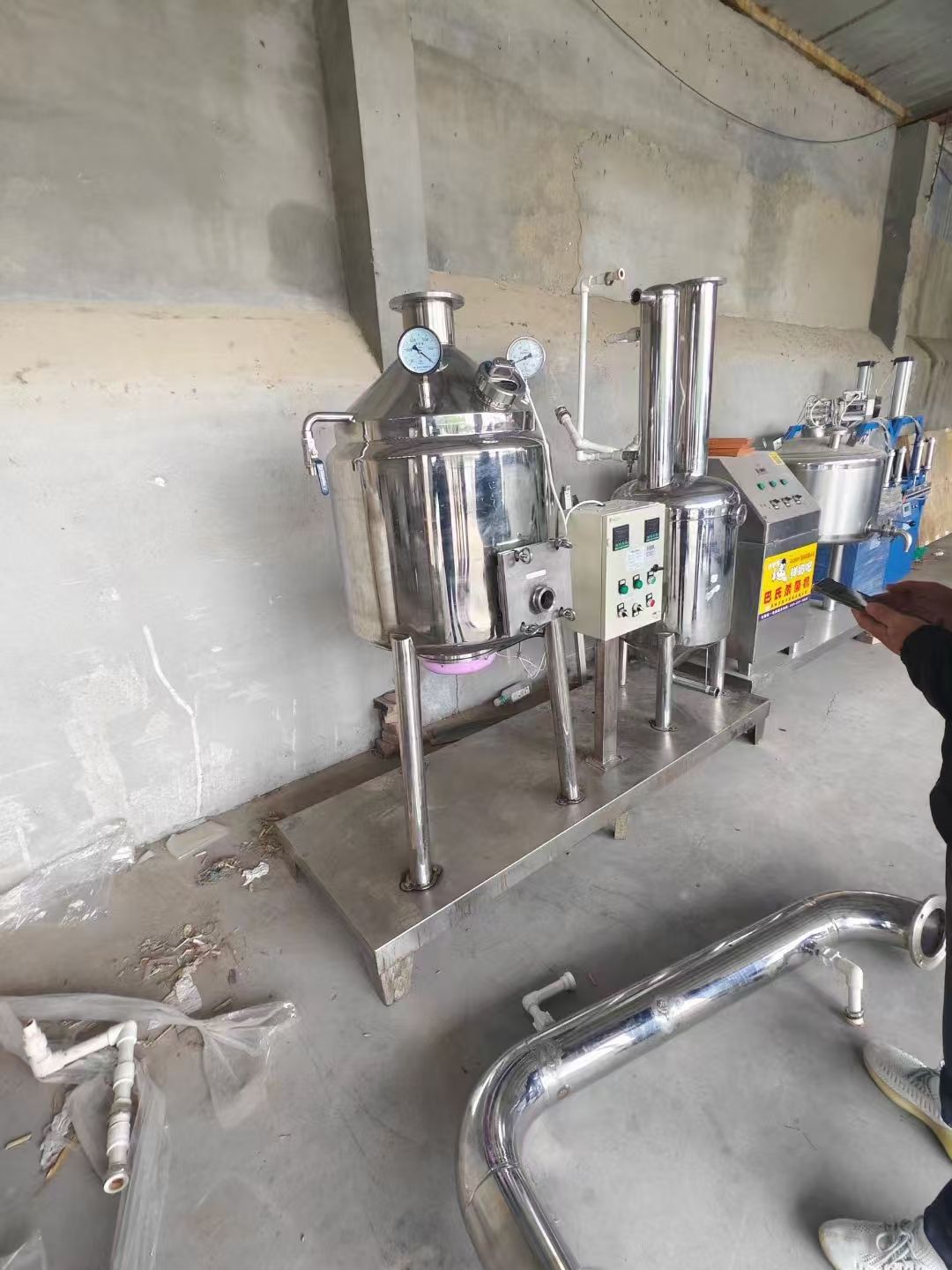 轉(zhuǎn)讓二手蜂膠提取機(jī) 一臺容積85L實驗型蜂膠提取機(jī)