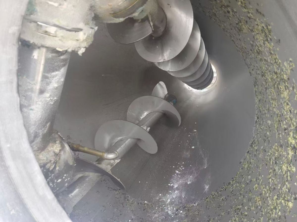 轉(zhuǎn)讓二手錐形混合機(jī) 兩臺(tái)容積4立方可加熱雙螺旋錐形混合機(jī)