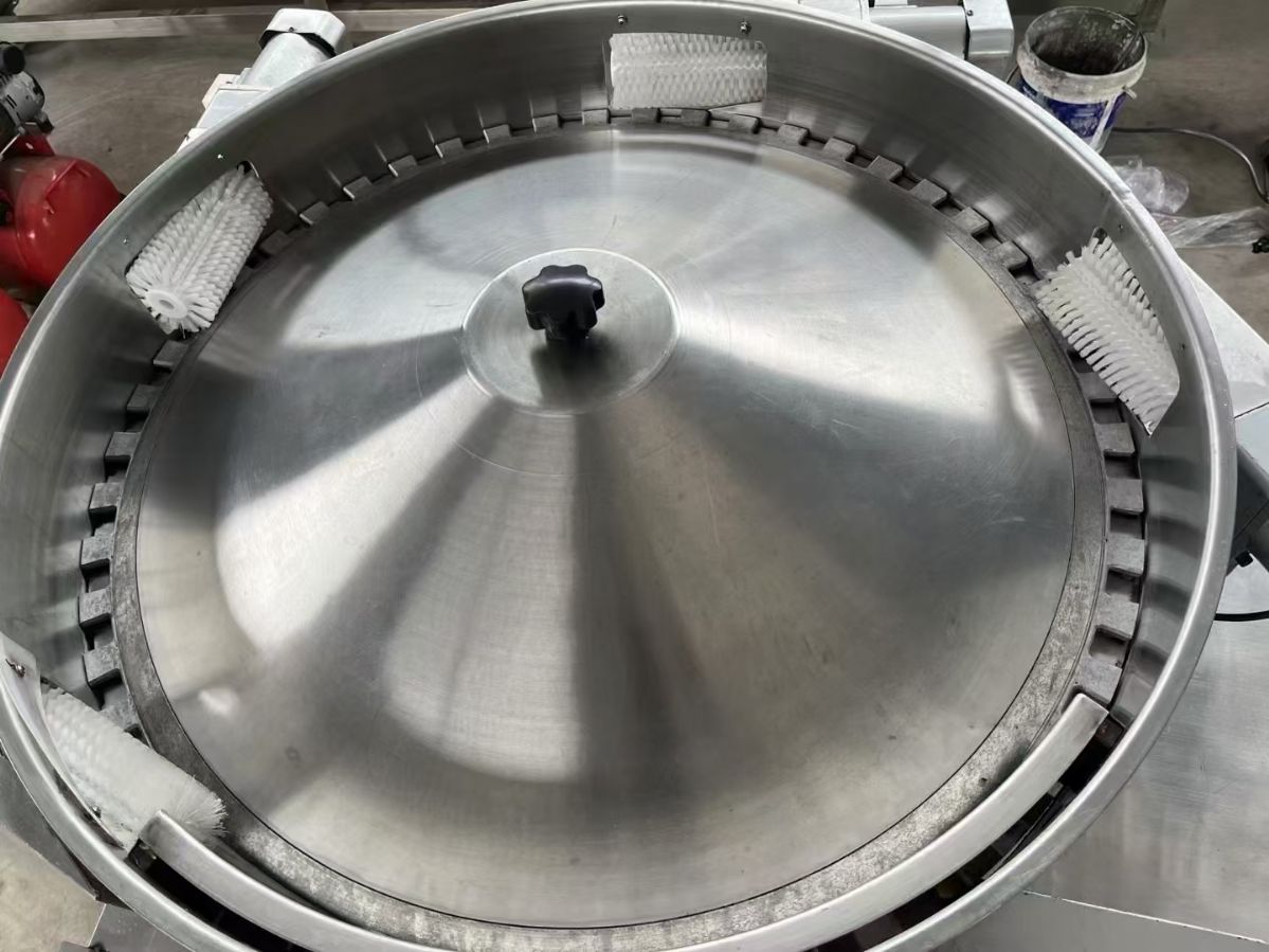 轉讓二手糖果包裝機 一臺1200型理料盤全自動糖果包裝機