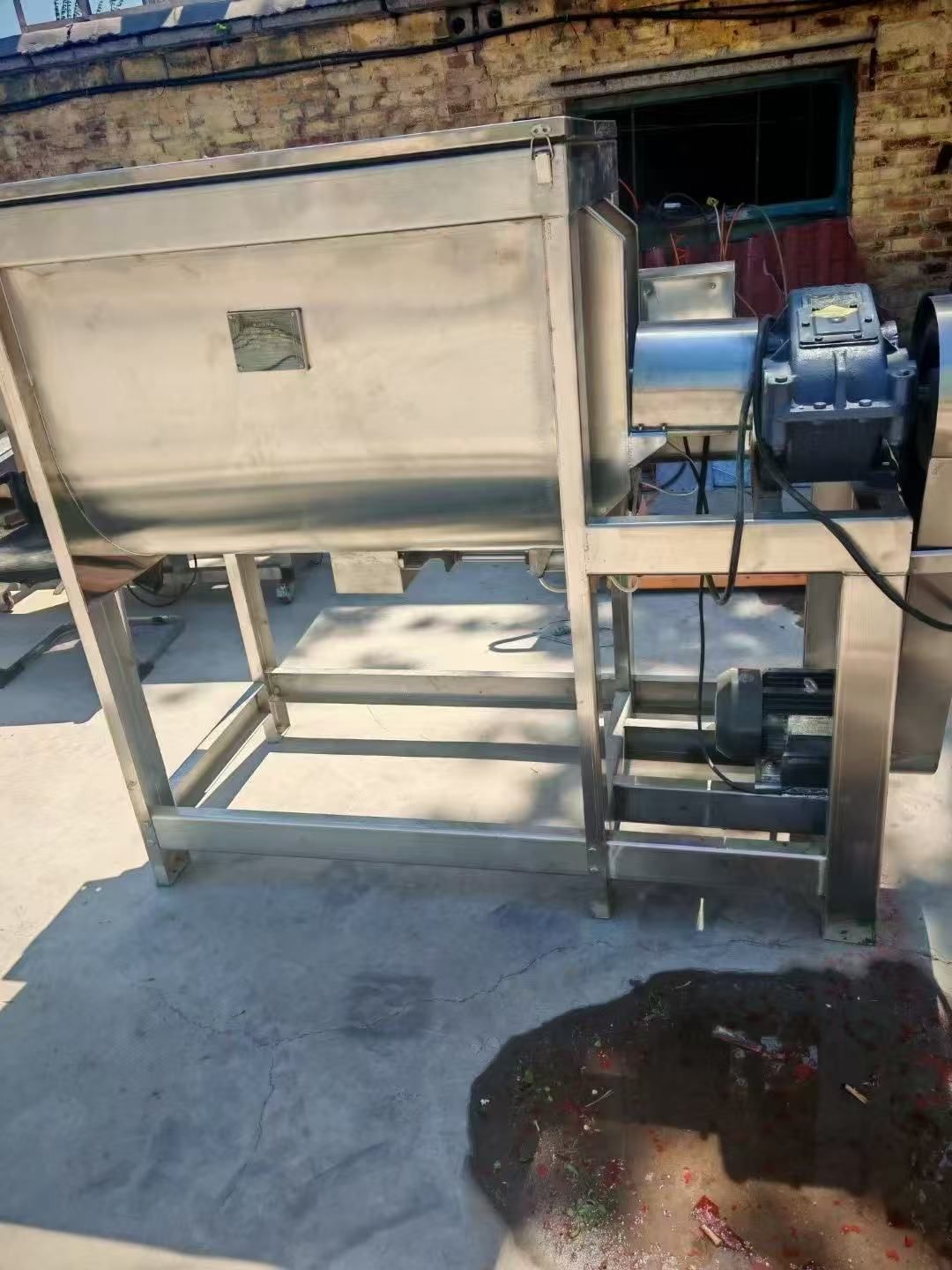 轉(zhuǎn)讓二手螺帶混合機(jī) 一臺容積400升食品級臥式螺帶混合機(jī)