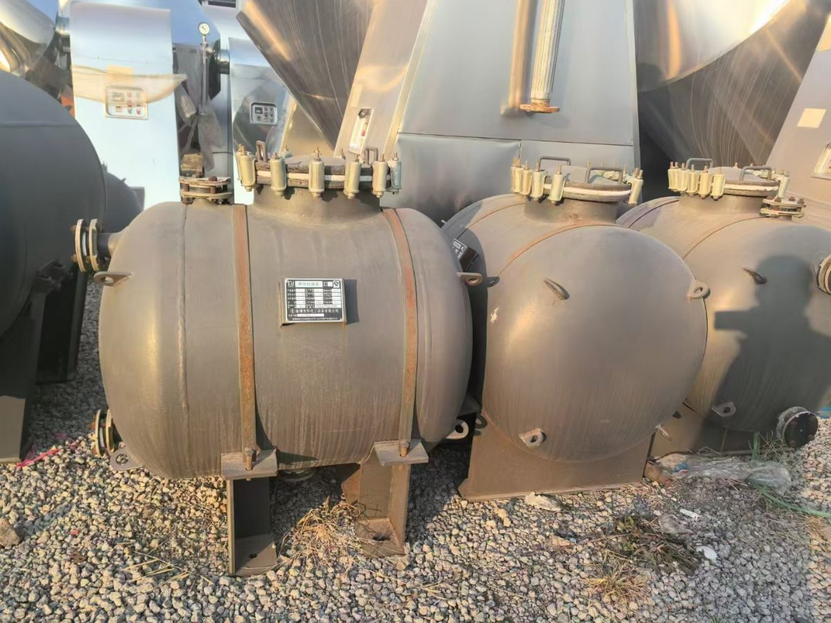 转让二手搪瓷储罐 五台容积500L卧式搪玻璃搪瓷储罐