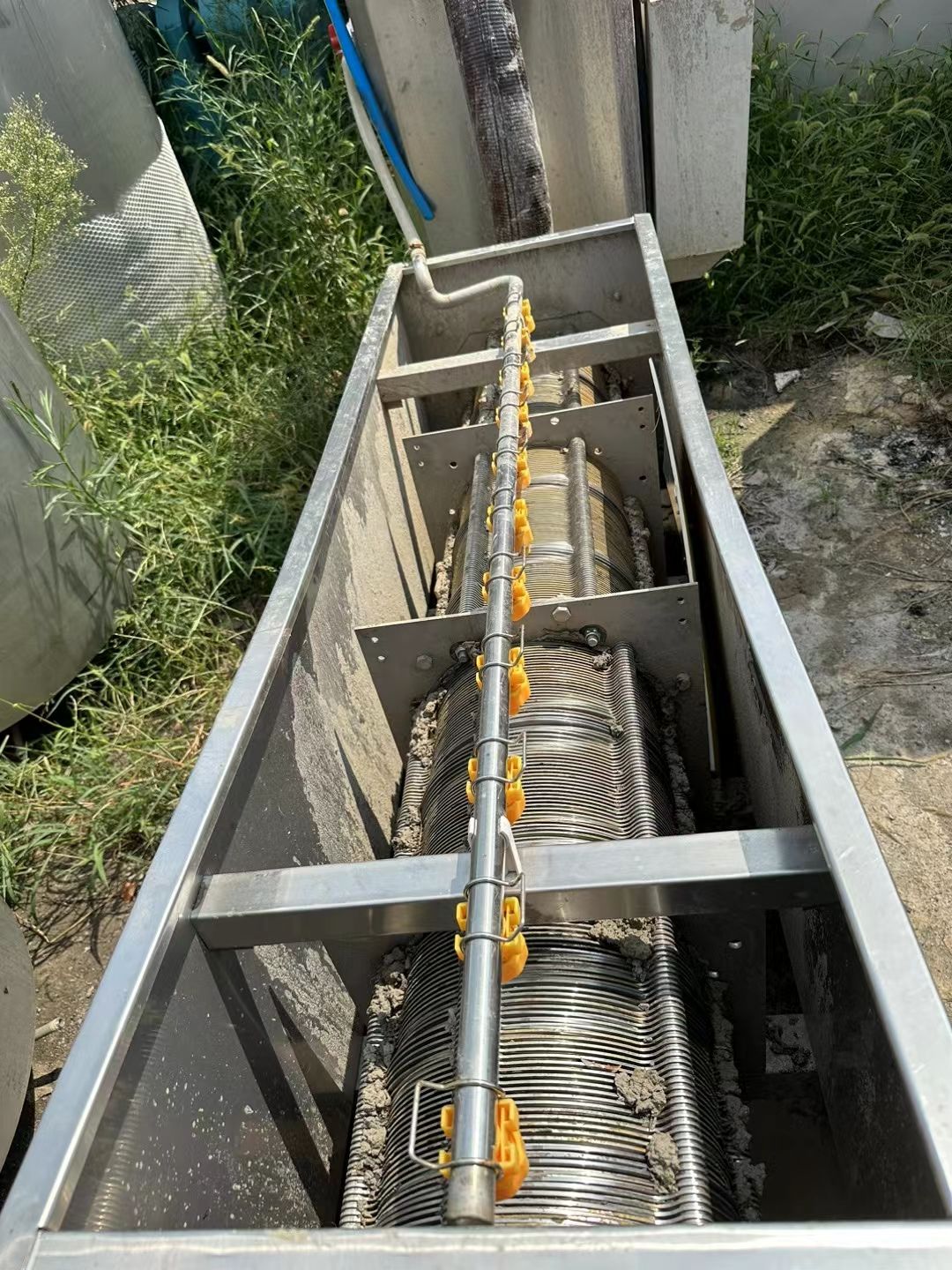 轉(zhuǎn)讓二手疊螺脫水機(jī) 一臺(tái)301型不銹鋼疊螺污泥脫水機(jī)