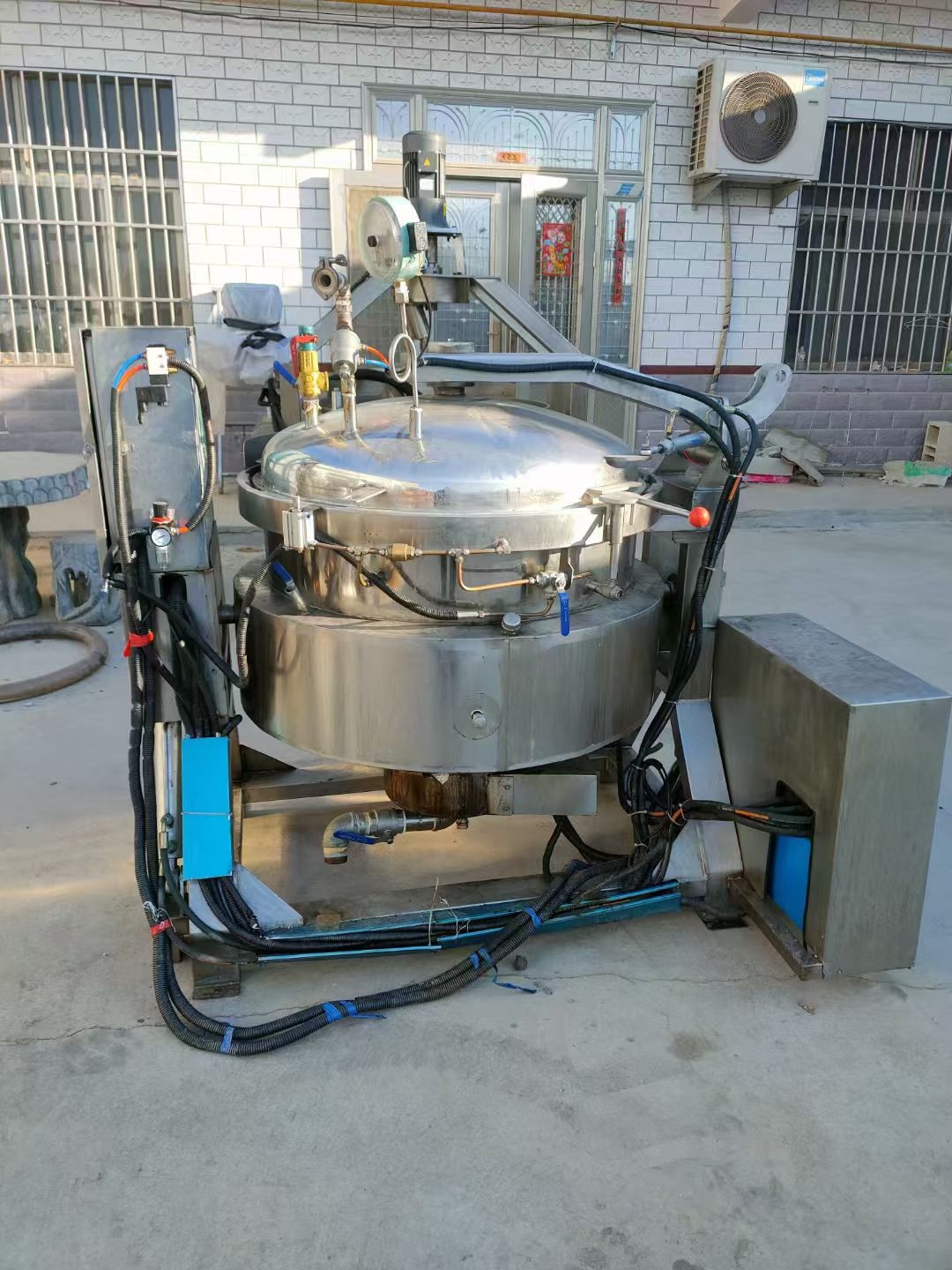 轉(zhuǎn)讓二手高壓蒸煮鍋 一臺(tái)容積300L電加熱高壓蒸煮鍋