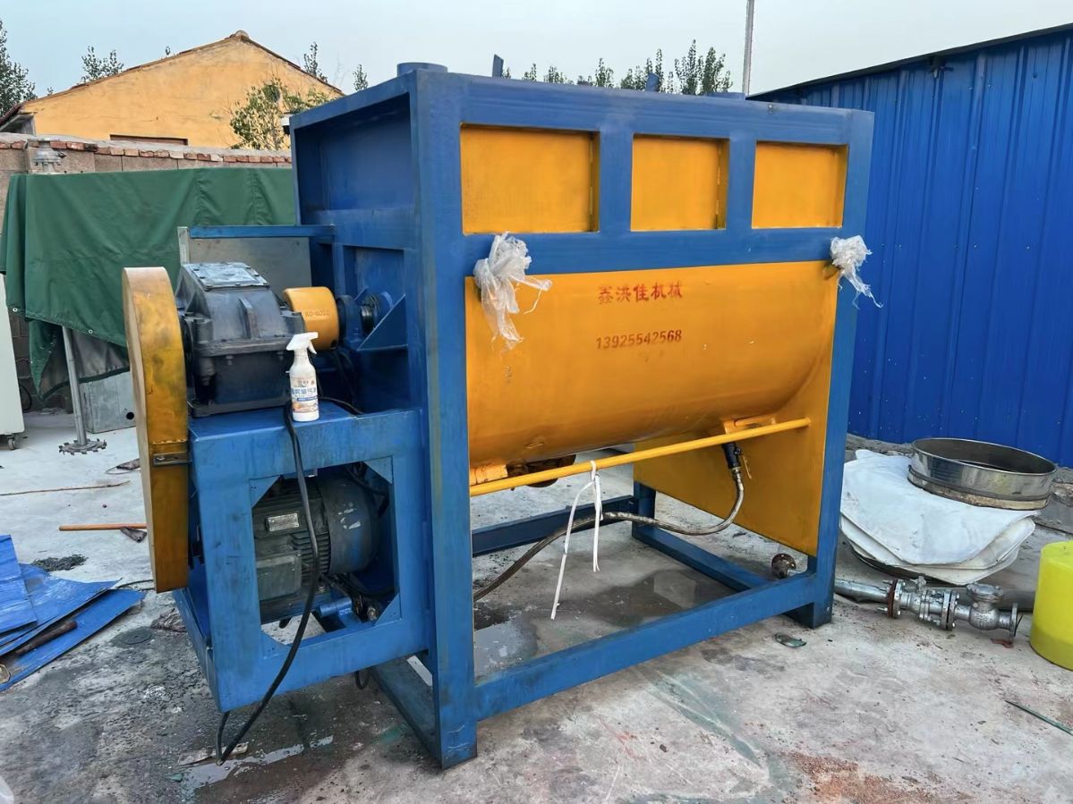 轉(zhuǎn)讓二手螺帶混合機 一臺容積2立方電加熱外碳鋼內(nèi)不銹鋼螺帶混合機