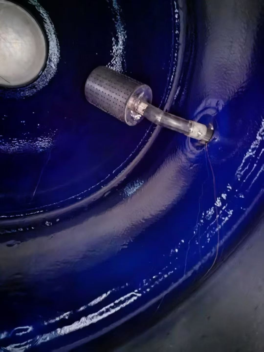 转让二手双锥干燥机 两台容积3000升内搪瓷真空回转双锥干燥机