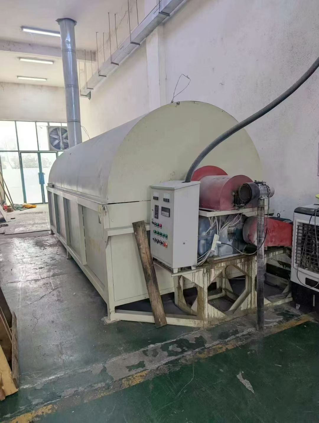 轉讓二手滾筒烘干機 一臺5000型電加熱滾筒式烘干機