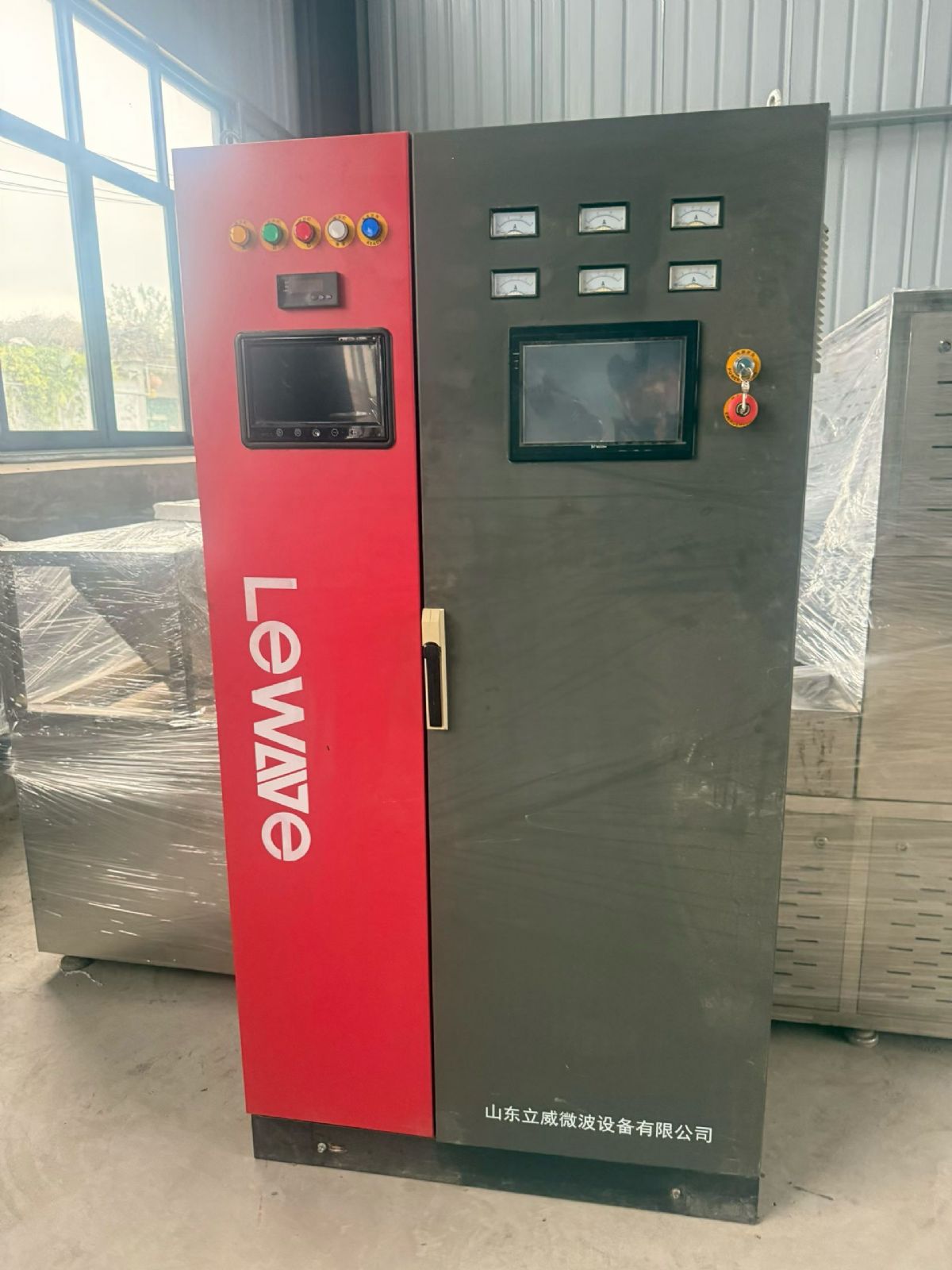 转让二手微波干燥机 一台功率100千瓦水冷式立威产微波干燥机