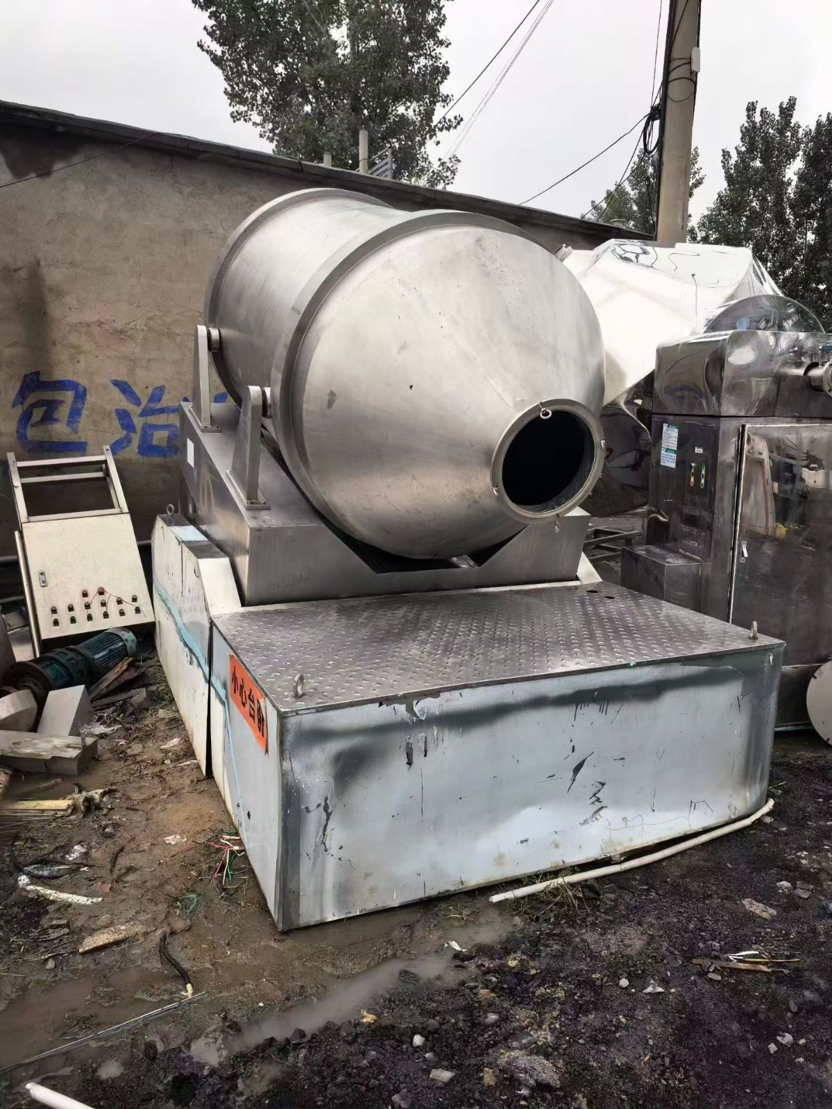 转让二手二维混合机 一台容积5000升高效二维运动混合机