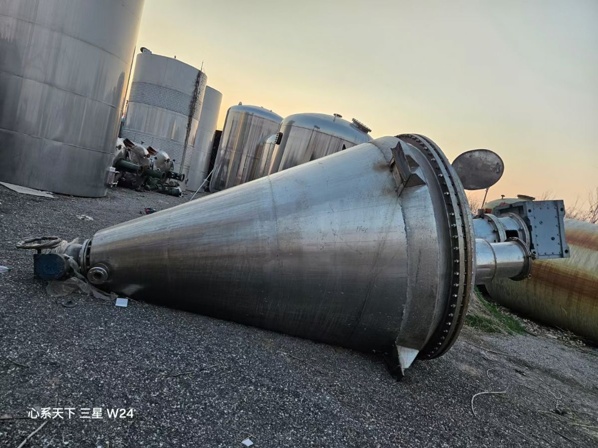 轉(zhuǎn)讓二手螺帶干燥機 一臺容積6000L單錐螺帶真空干燥機