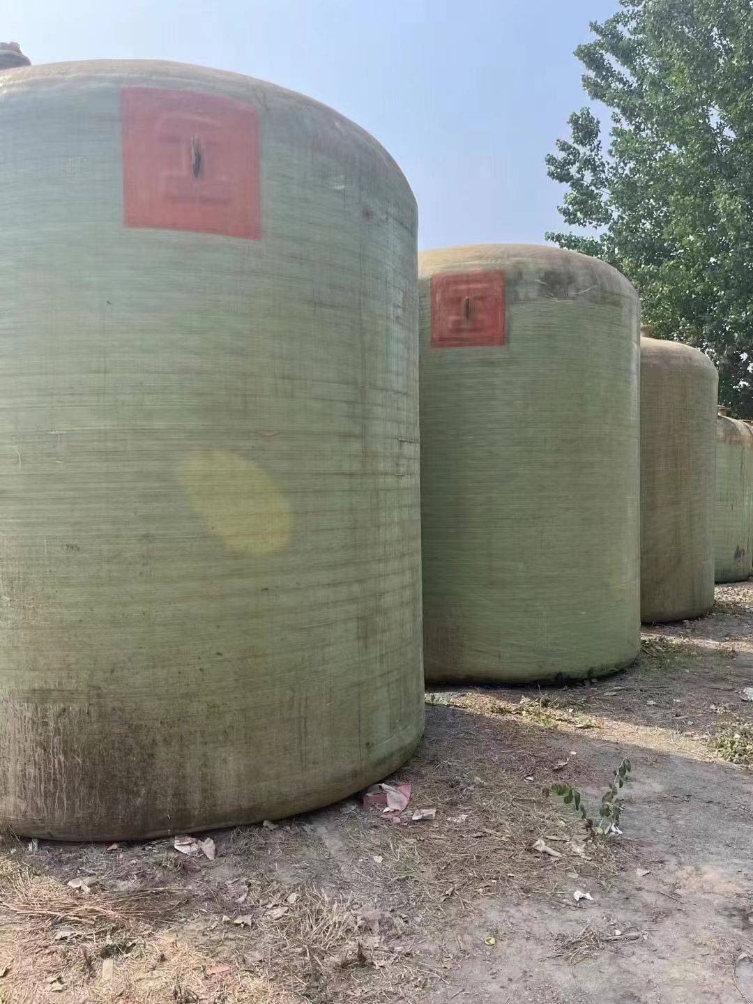 轉(zhuǎn)讓二手玻璃鋼罐 容積20立方-50立方立式鹽酸玻璃鋼罐