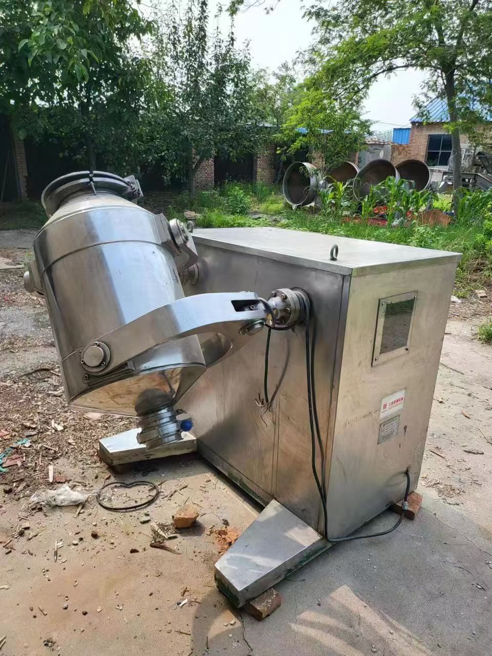 轉(zhuǎn)讓二手三維混合機 一臺容積100L高效三維運動混合機