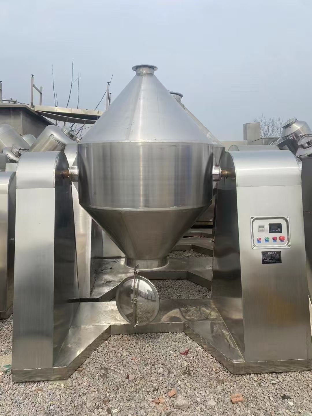 轉(zhuǎn)讓二手雙錐混合機(jī) 一臺(tái)容積1000L全不銹鋼高效雙錐混合機(jī)