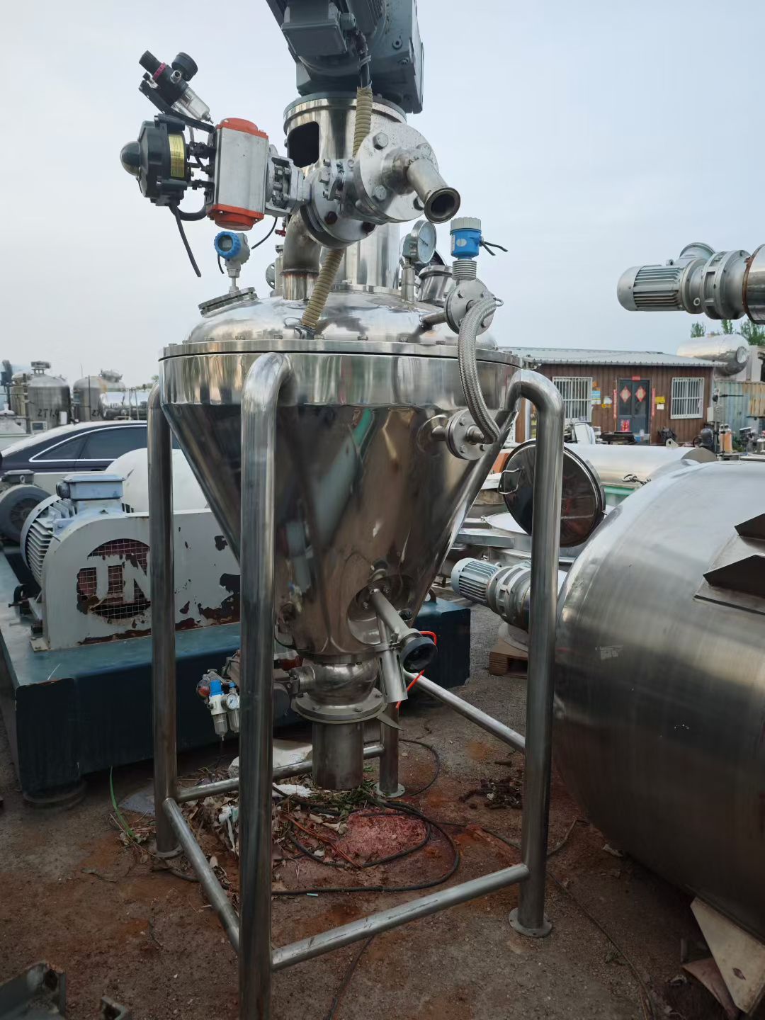 转让二手单锥干燥机 一台容积300升单锥螺带真空干燥机