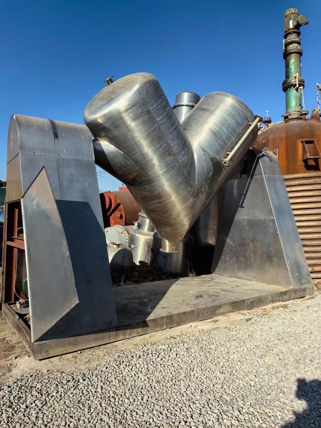 轉(zhuǎn)讓二手V型混合機(jī) 一臺(tái)容積4500L高效V型混合機(jī)
