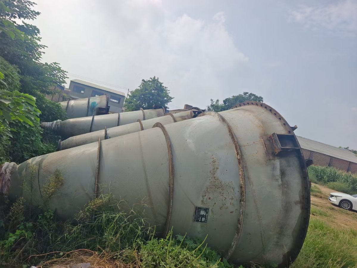 轉(zhuǎn)讓二手錐形混合機(jī) 三臺(tái)容積15立方三螺旋不銹鋼錐形混合機(jī)