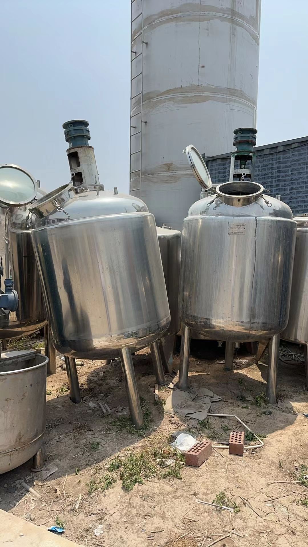 轉(zhuǎn)讓二手電加熱攪拌罐 兩臺(tái)容積1000L雙層電加熱拋光攪拌罐