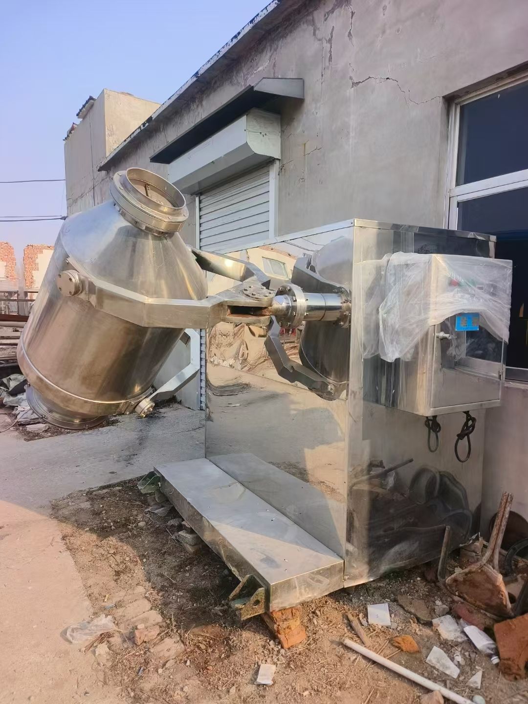 轉(zhuǎn)讓二手三維混合機(jī) 一臺(tái)容積400升江蘇瑰寶產(chǎn)三維運(yùn)動(dòng)混合機(jī)