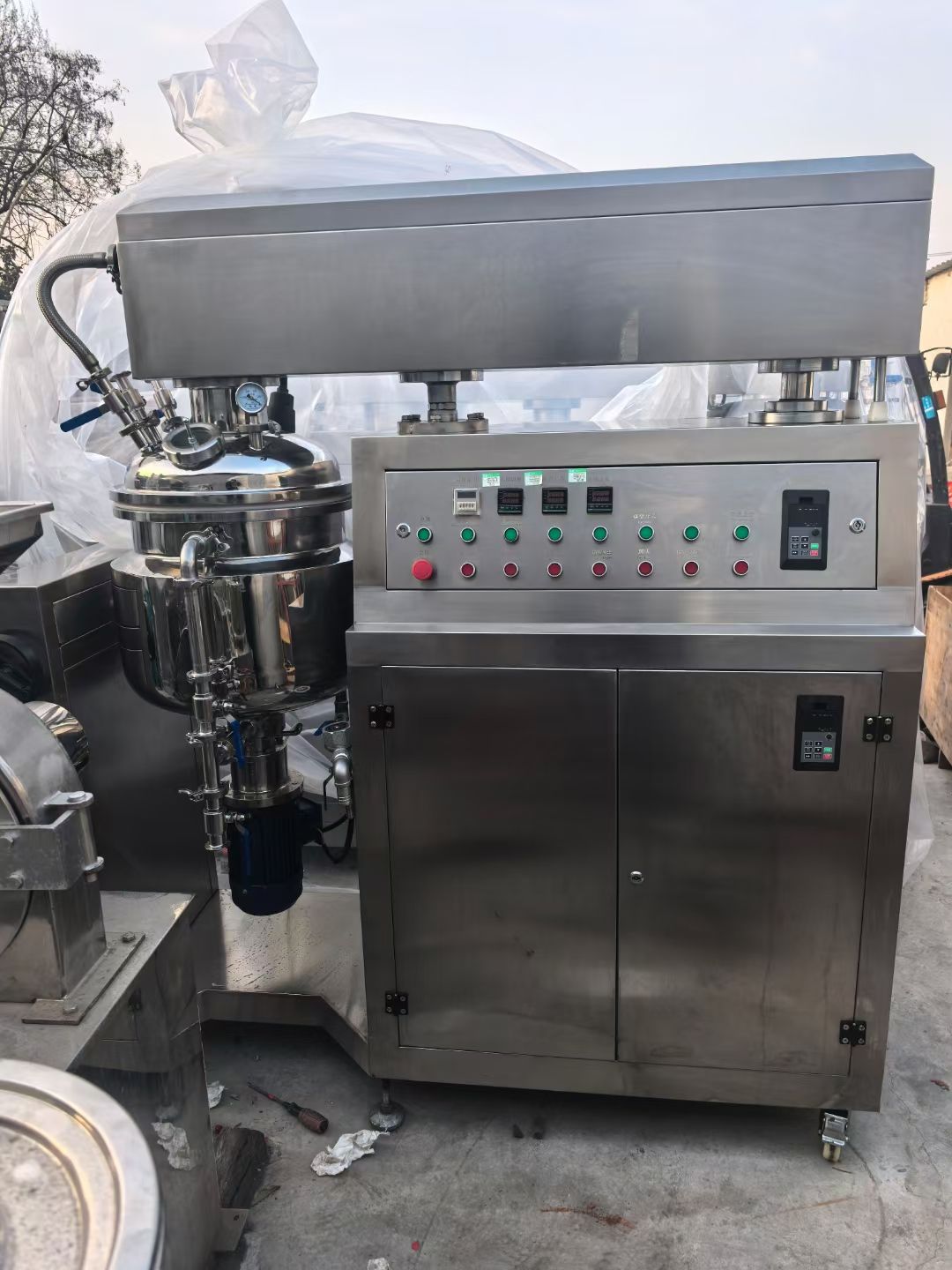 轉(zhuǎn)讓二手真空乳化機(jī) 一臺容積50L含水鍋油鍋真空均質(zhì)乳化機(jī)